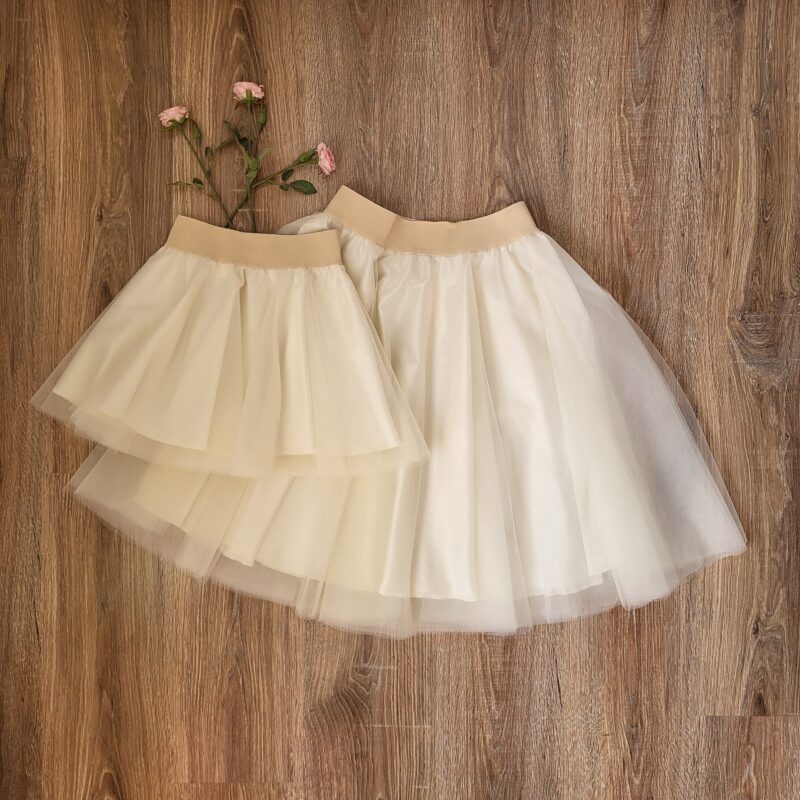 Set fuste tulle mama fiica ivoire este croit pe comanda pentru tine si pentru fetita ta.